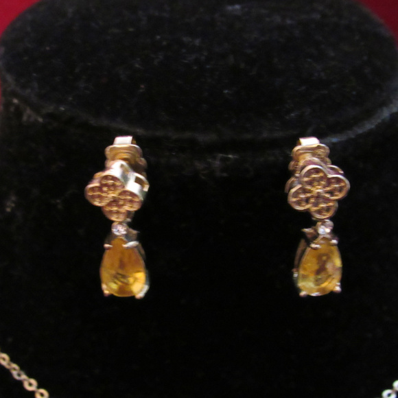 Deep Yellow Crystal Teardrop Necklace Earrings Set - Picture 2 of 4